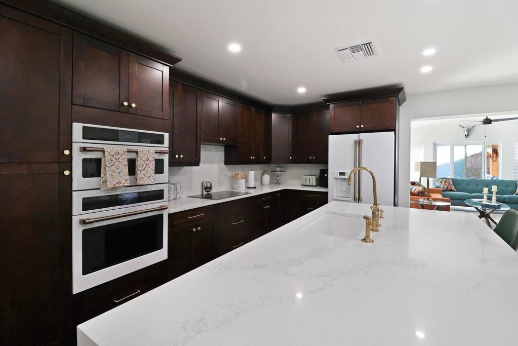 Palm Tree Paradise Tampa Pool Home ภายนอก รูปภาพ