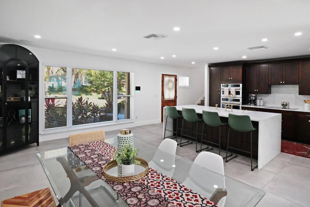 Palm Tree Paradise Tampa Pool Home ภายนอก รูปภาพ