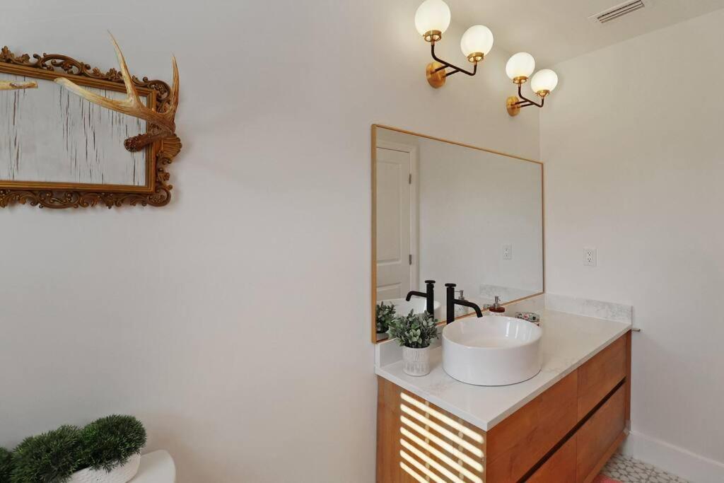 Palm Tree Paradise Tampa Pool Home ภายนอก รูปภาพ