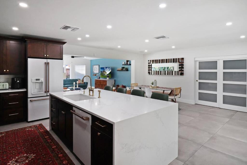 Palm Tree Paradise Tampa Pool Home ภายนอก รูปภาพ