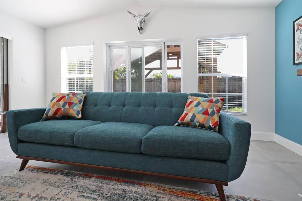 Palm Tree Paradise Tampa Pool Home ภายนอก รูปภาพ