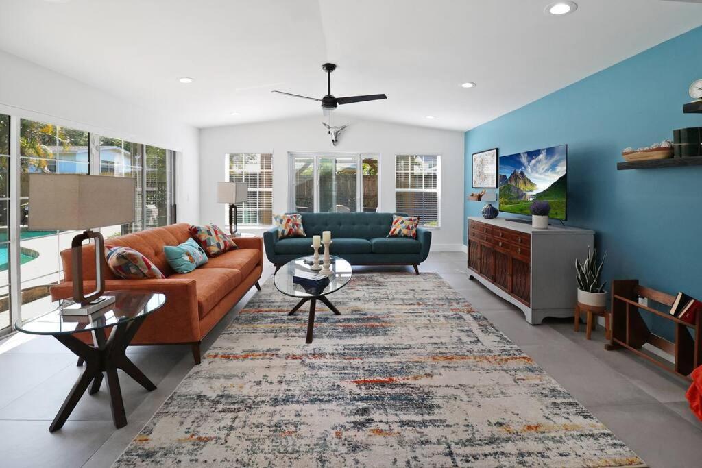 Palm Tree Paradise Tampa Pool Home ภายนอก รูปภาพ