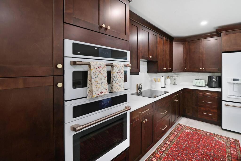 Palm Tree Paradise Tampa Pool Home ภายนอก รูปภาพ