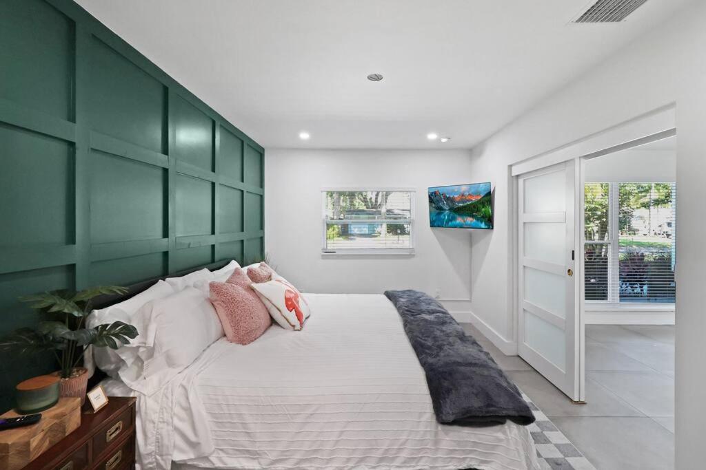 Palm Tree Paradise Tampa Pool Home ภายนอก รูปภาพ
