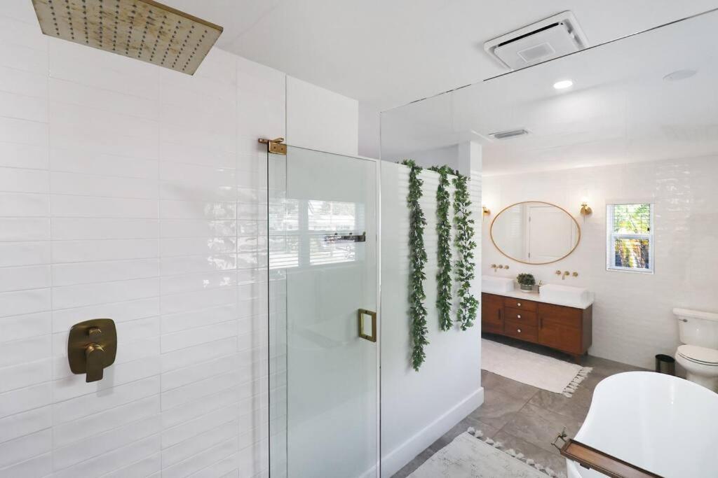 Palm Tree Paradise Tampa Pool Home ภายนอก รูปภาพ