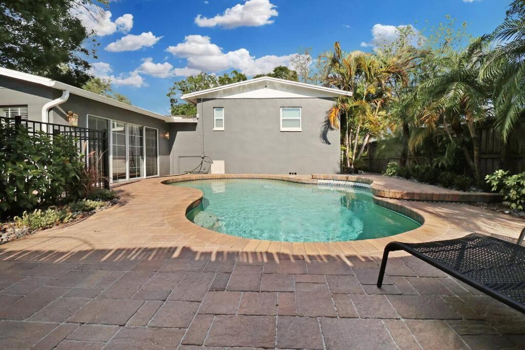 Palm Tree Paradise Tampa Pool Home ภายนอก รูปภาพ